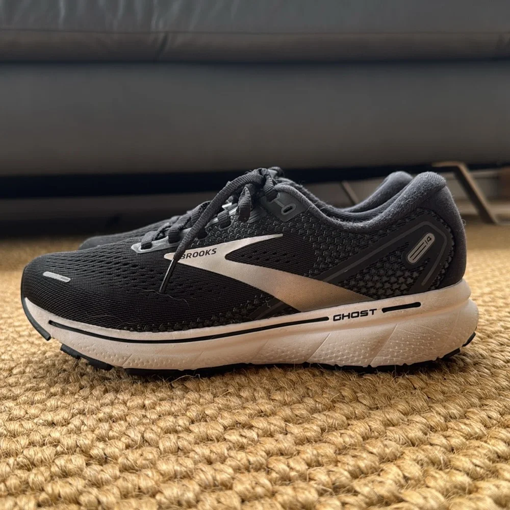 Brooks Ghost 14 - black and silver - size 8 wide - Picture 1 of 5